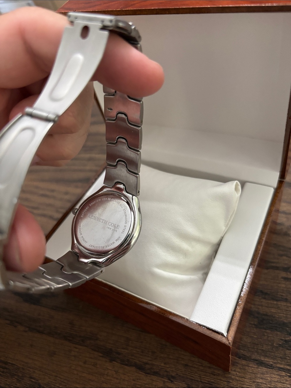 Kenneth Cole Watch - Picture 5 of 6